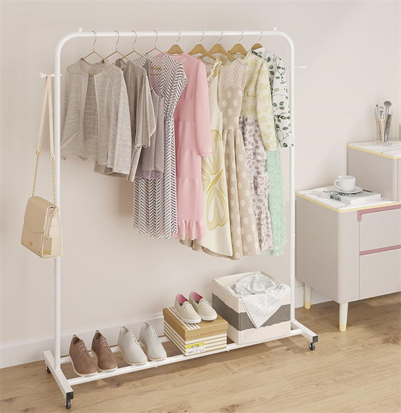 Shoe rack with cover